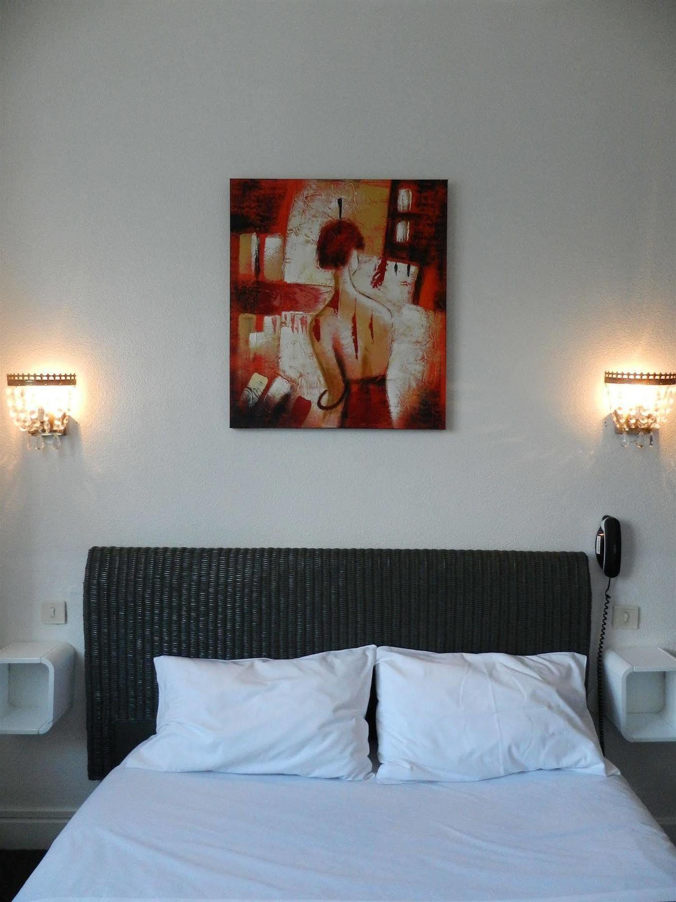 Hotel Agena เบรสต์ ภายนอก รูปภาพ